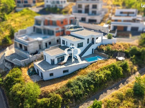 Villa 6 pièces 163 m²