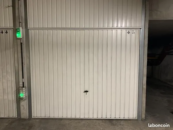 Garage/box 13 m² Marseille
