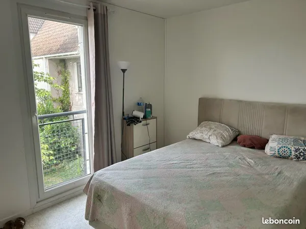 Colocation à Brétigny-sur-Orge - Chambre équipée à 8 min de la gare