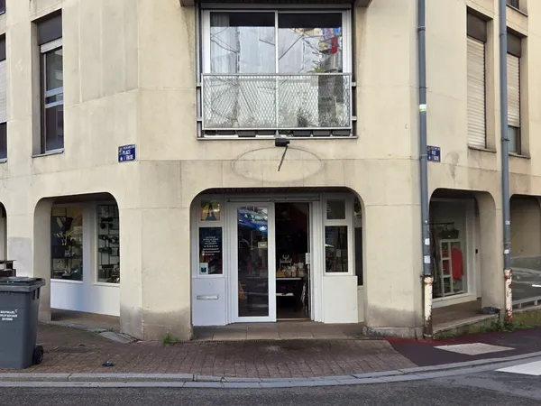 Local commercial ou bureau à louer