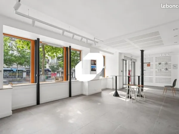 Bureau 363 m²