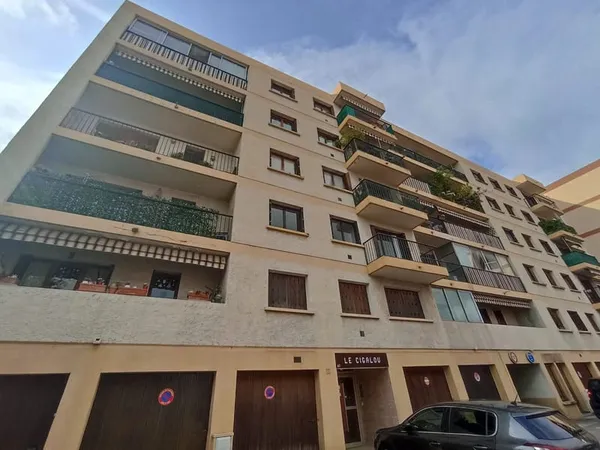 F3 Habitation / Professionnel 75m² Mairie