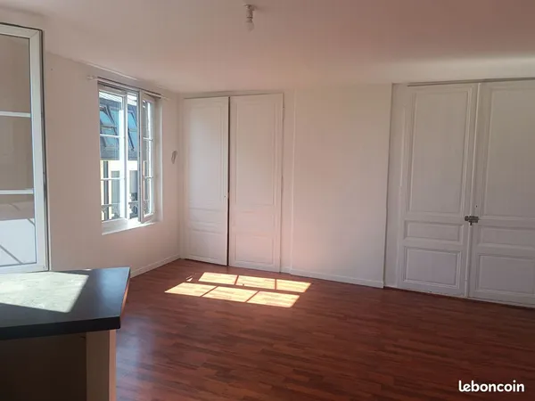 Studio 1 pièce 28 m²