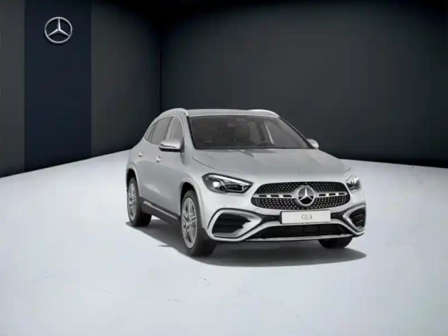 Mercedes Gla 200 d amg line — photo 11