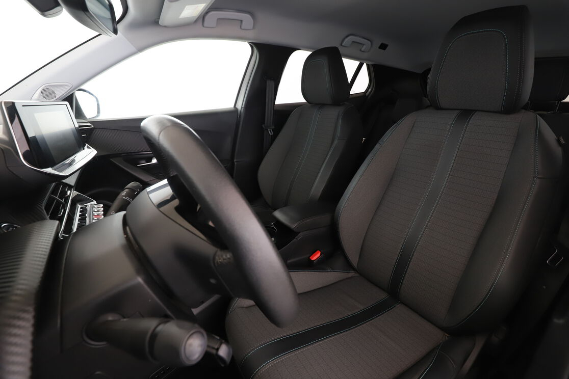 Peugeot 2008 Electrique Allure 50 kWh — photo 9