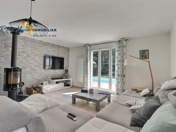 A La Ciotat proche des commodités, Maison T4 avec piscine terrasse et garage,