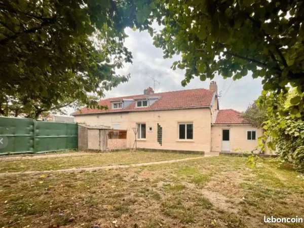 Maison 🏡 avec jardin 🪴 et 2 chambres 🛏