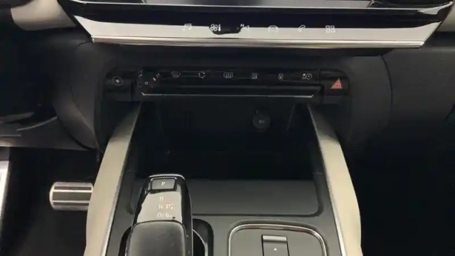 Citroën C5 Aircross hybride rechargeable 225 s&amp;s e-eat8 shine — photo 13