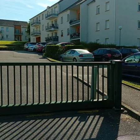 Place de parking dans résidence sécurisée