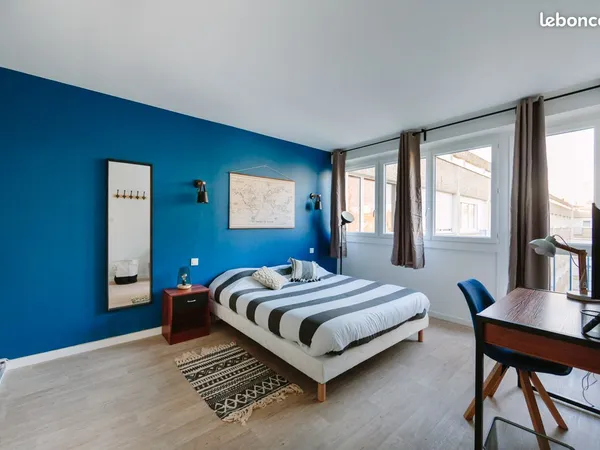 Chambre en colocation tout confort, 100 m métro Triangle