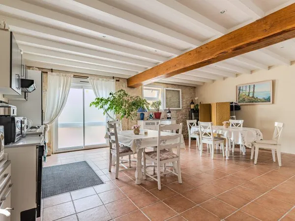 Maison en pierre de 5 pièces principales