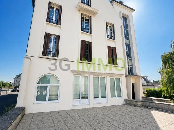 Murs professionnels de 159,63 m² - potentiel appartement f4/f5 - terrasse, cave et 5 parkings