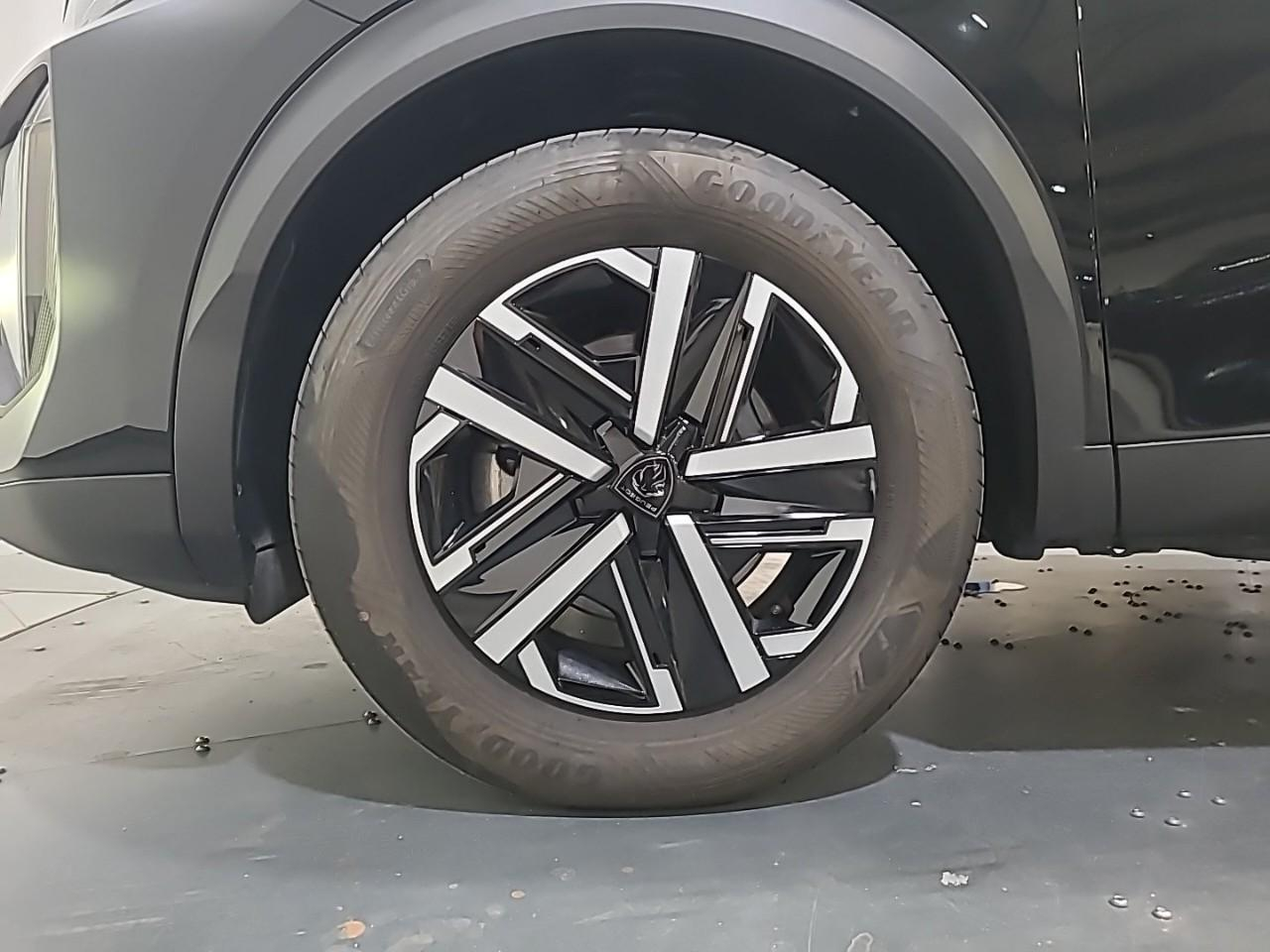 Peugeot 2008 hybrid 136 e-dcs6 style — photo 16