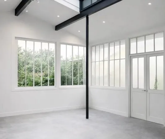 BUREAUX NEUFS AVEC JARDIN - VANVES