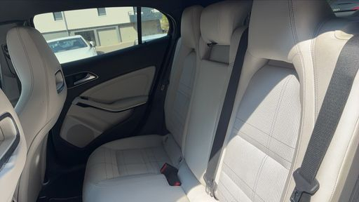 Mercedes Classe GLA 180 d 109 - Sensation – 2016 – 141000 km – Diesel – Boîte Manuelle — photo 18