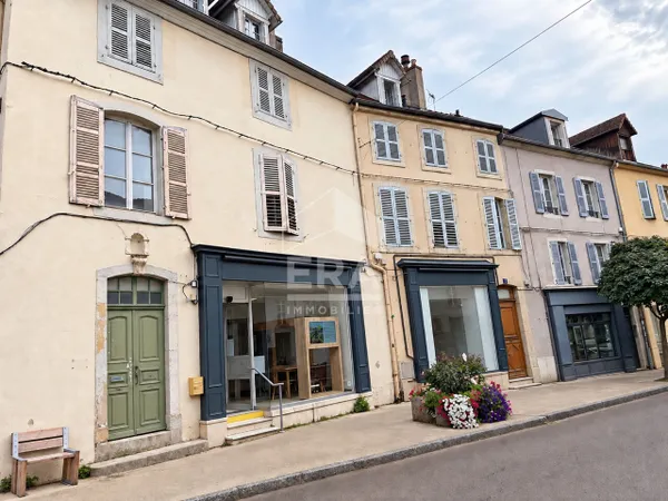 Local commercial 2 pièces 80 m²