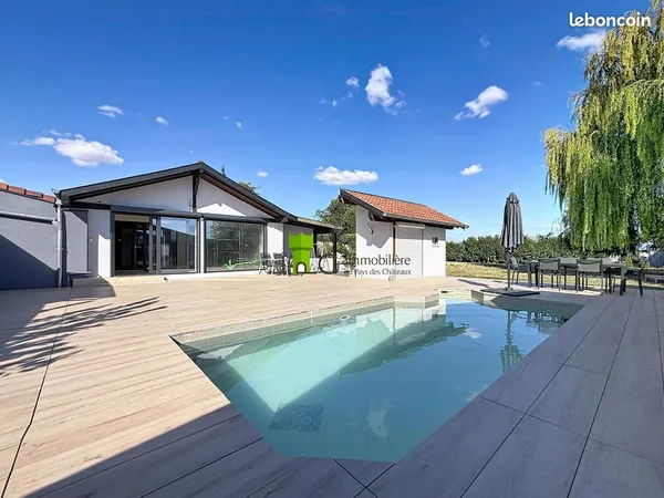 Propriété 8 pièces 334 m²
