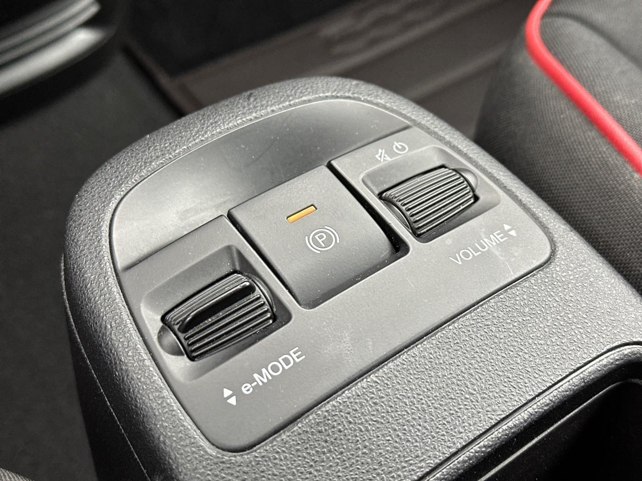 Fiat 500 c e 95 ch (red) — photo 31