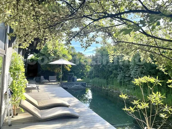 Villa 5 pièces 250 m²