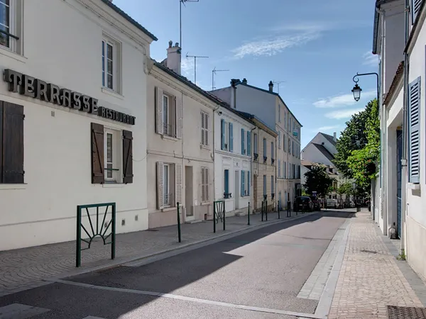 STUDIO RUEIL-MALMAISON PLEIN COEUR DE VILLE - A 150m DE L'ANCIENNE MAIRIE