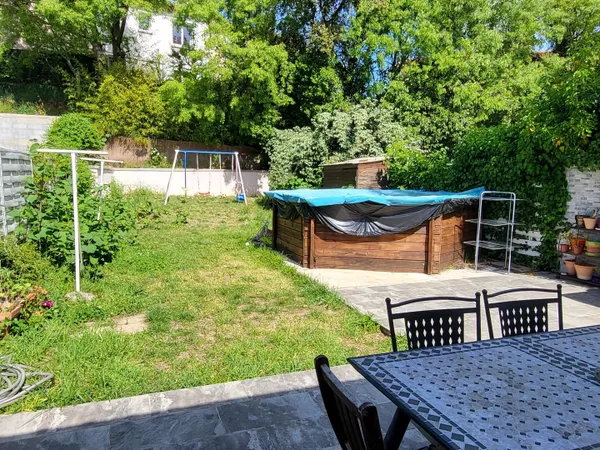 Jolie maison avec jardin et garage