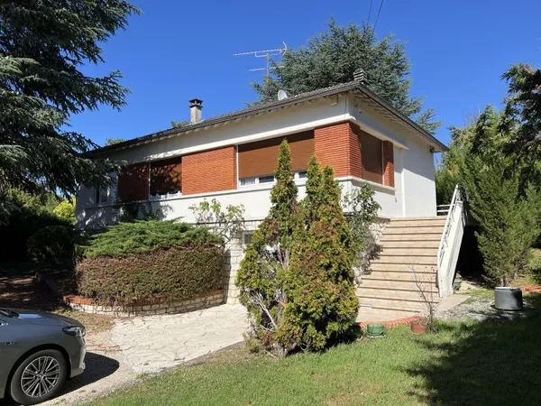 Vends maison avec jardin