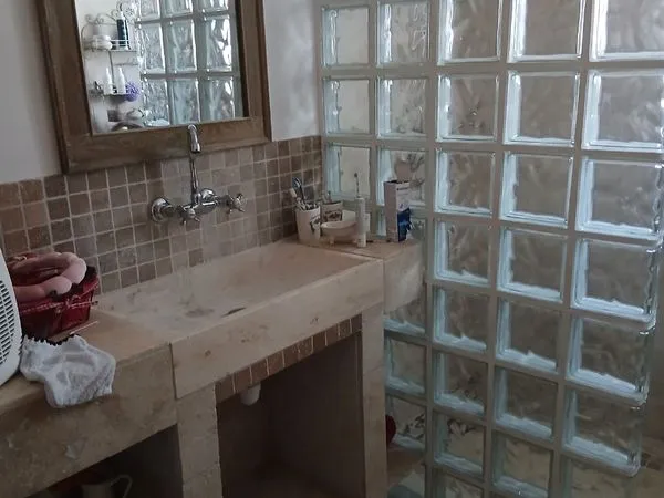 Louer chambre meublée dans villa