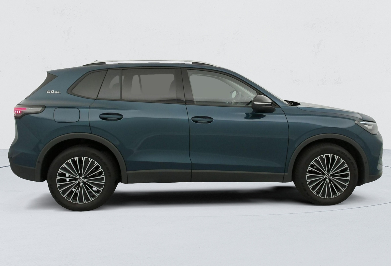 Volkswagen Tiguan — photo 6