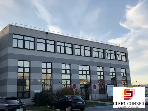 Bureau 165 m²