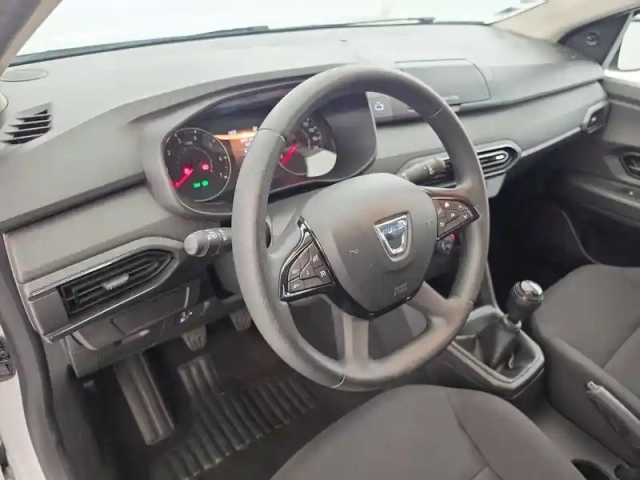 Dacia Sandero sce 65 — photo 90