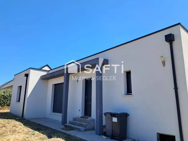 Maison recente avec belle espace de vie et 4 grandes chambres