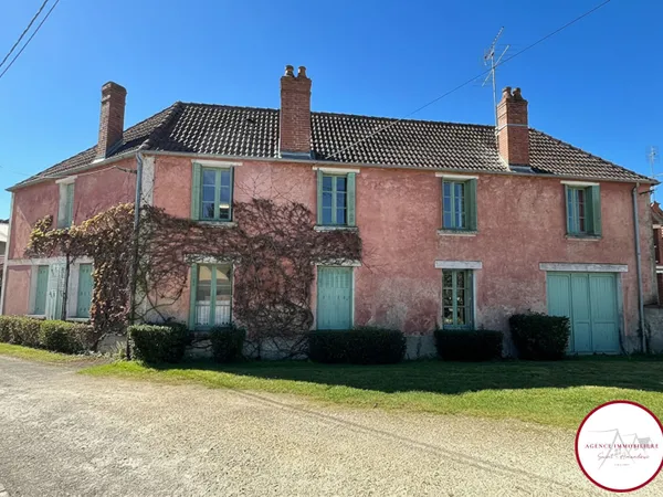 Maison de village 102 m² avec jardin, garage et dépendances