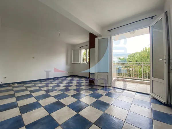 Grand Studio SAINT DENIS proche centre