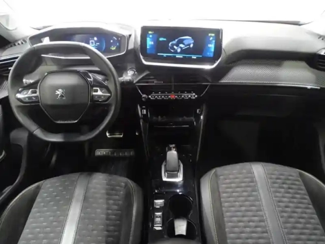 Peugeot 2008 e- 136ch roadtrip — photo 6