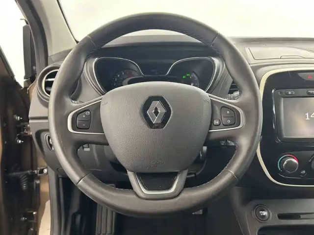 Renault Captur tce 120 energy — photo 24