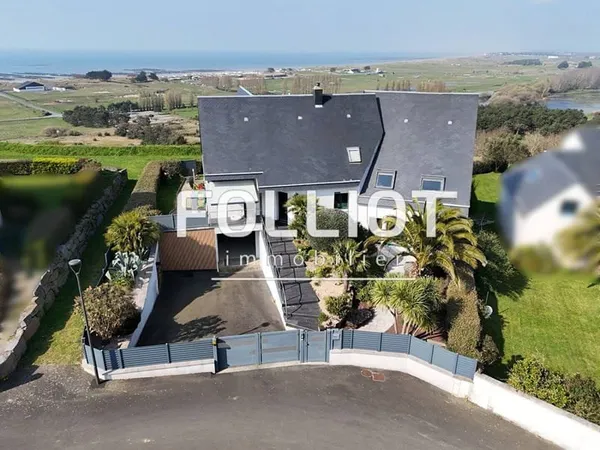 Maison 10 pièces 215 m²