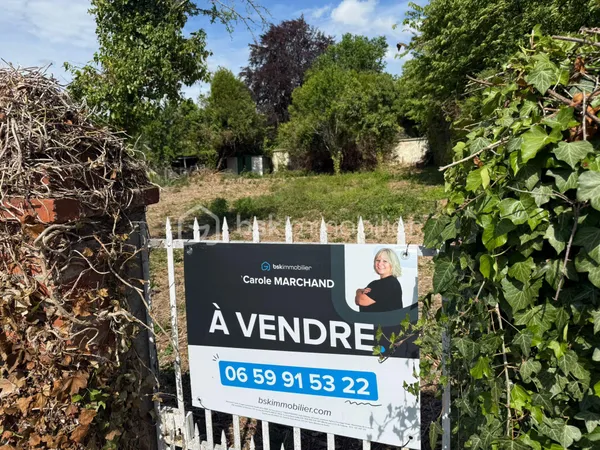 Terrain 690 m²