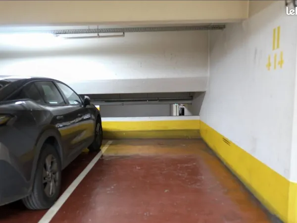 Parking/box 12 m² Paris