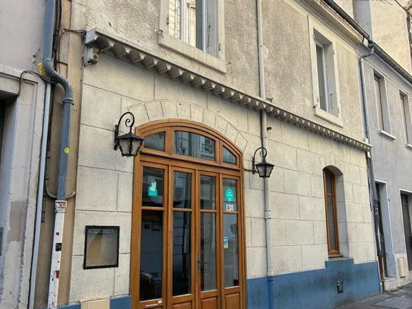 Local restaurant / Dark kitchen / cuisine proche gare centre ville