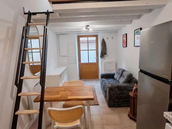 Studio rdc avec chambre mezzanine