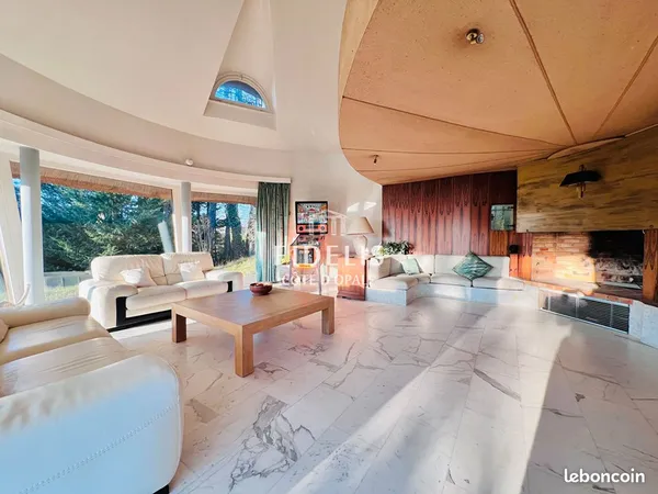 Maison 8 pièces 280 m²
