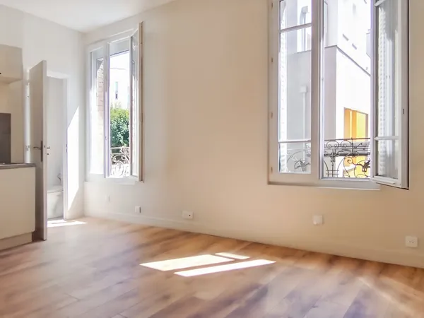 STUDIO REFAIT À NEUF - SAINT-DENIS - AUX PORTES DE PARIS
