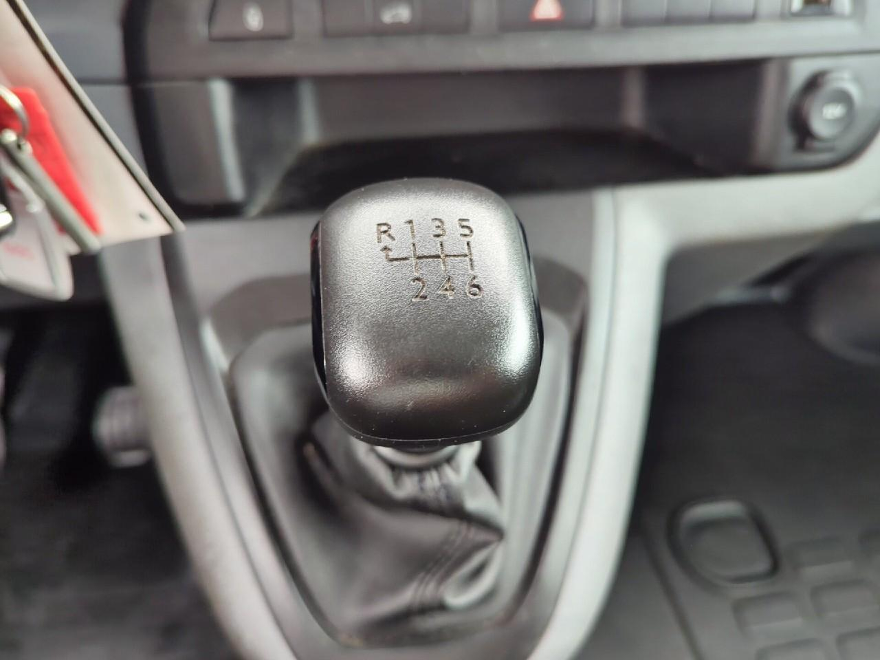 Citroën Jumpy fgn m bluehdi 120 s&s bvm6 driver 300 nm — photo 25