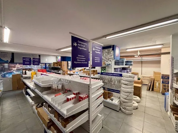 Boutique 2 pièces 141 m²