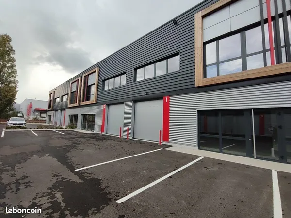 LOCAL D'ACTIVITE 274 m² SAINT QUENTIN FALLAVIER
