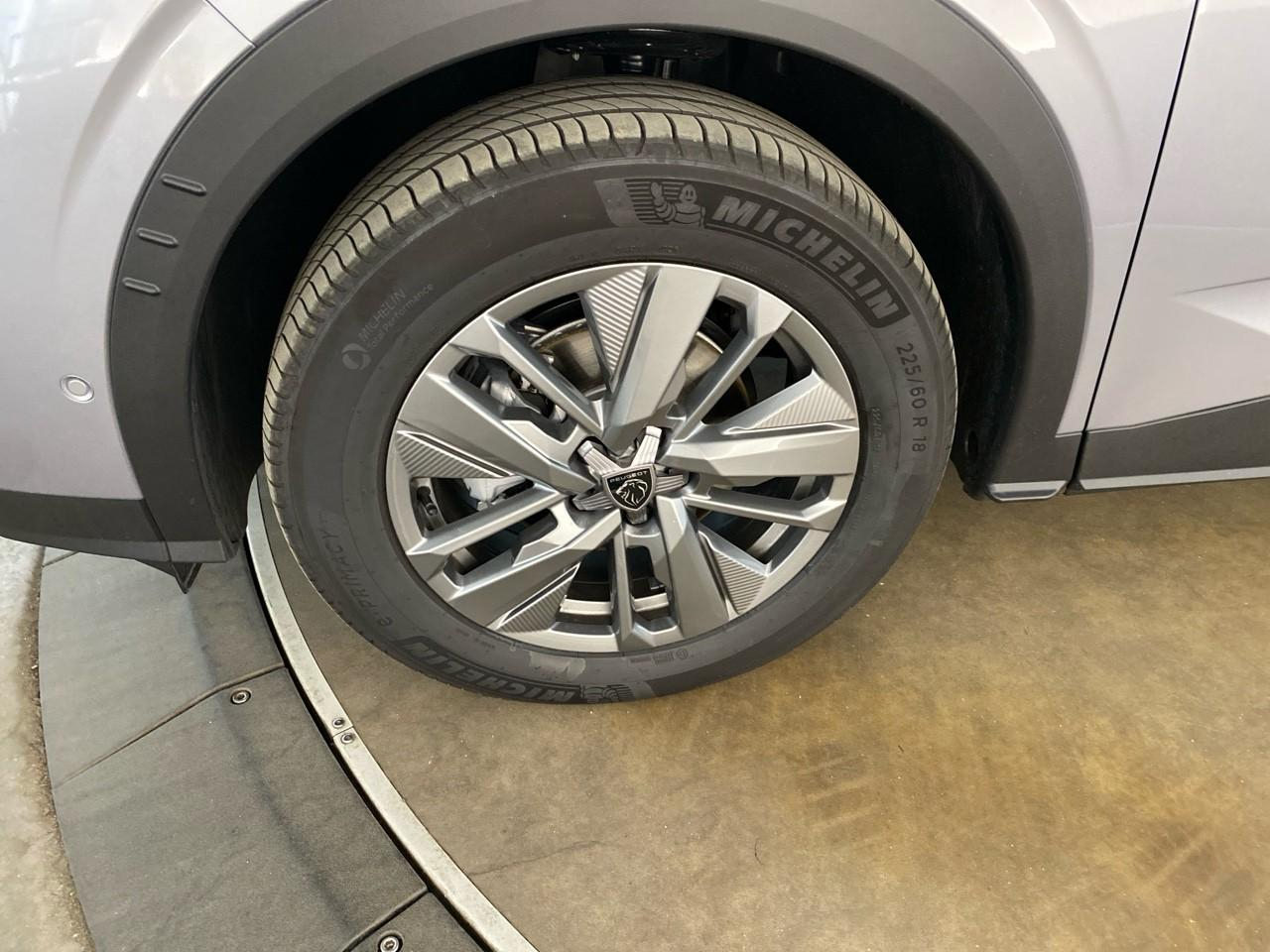 Peugeot 5008 hybrid 145 ch e-dcs6 allure — photo 11
