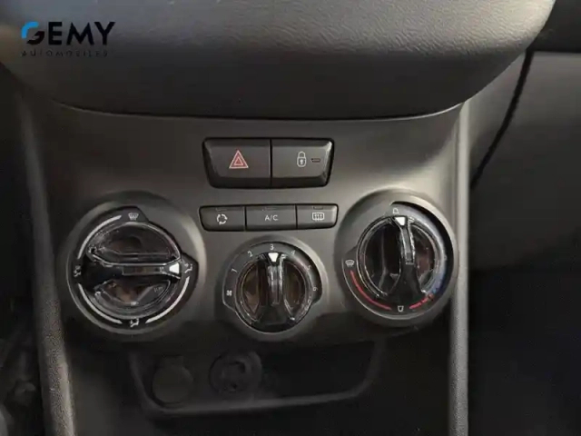 Peugeot 208 1.2 puretech 82ch bvm5 — photo 14