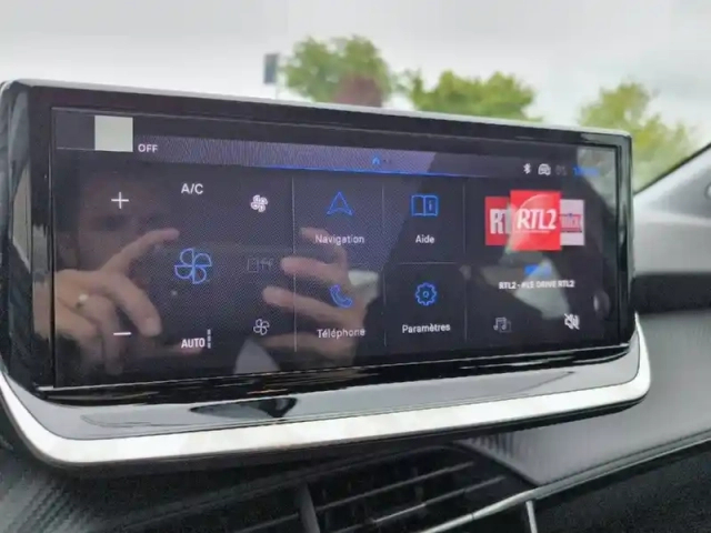 Peugeot 208 electrique 54 kwh 156ch — photo 15