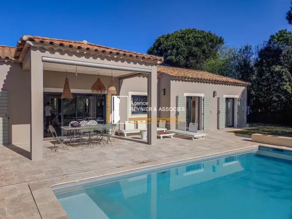 Villa contemporaine avec vue, à 500 m du coeur du village