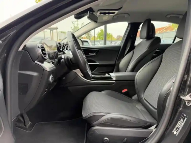 Mercedes Classe C c 220 d berline  avantgarde li — photo 33